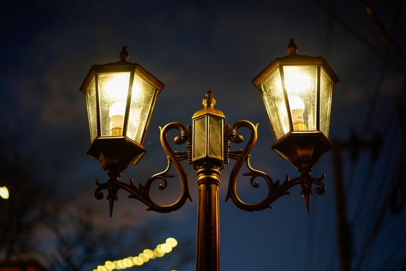 Lamp Post Repair Contractor Listings